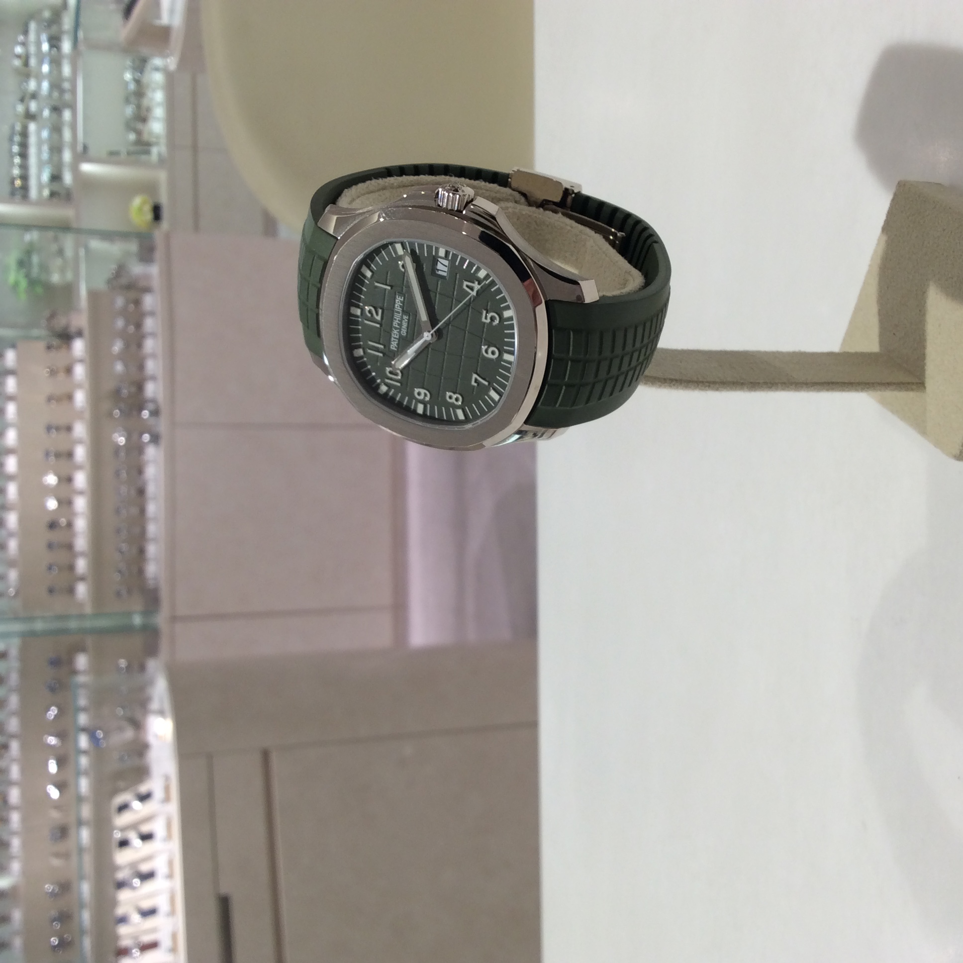夏におすすめのアクアノートカーキグリーン | 時計専門店GMTのブログ