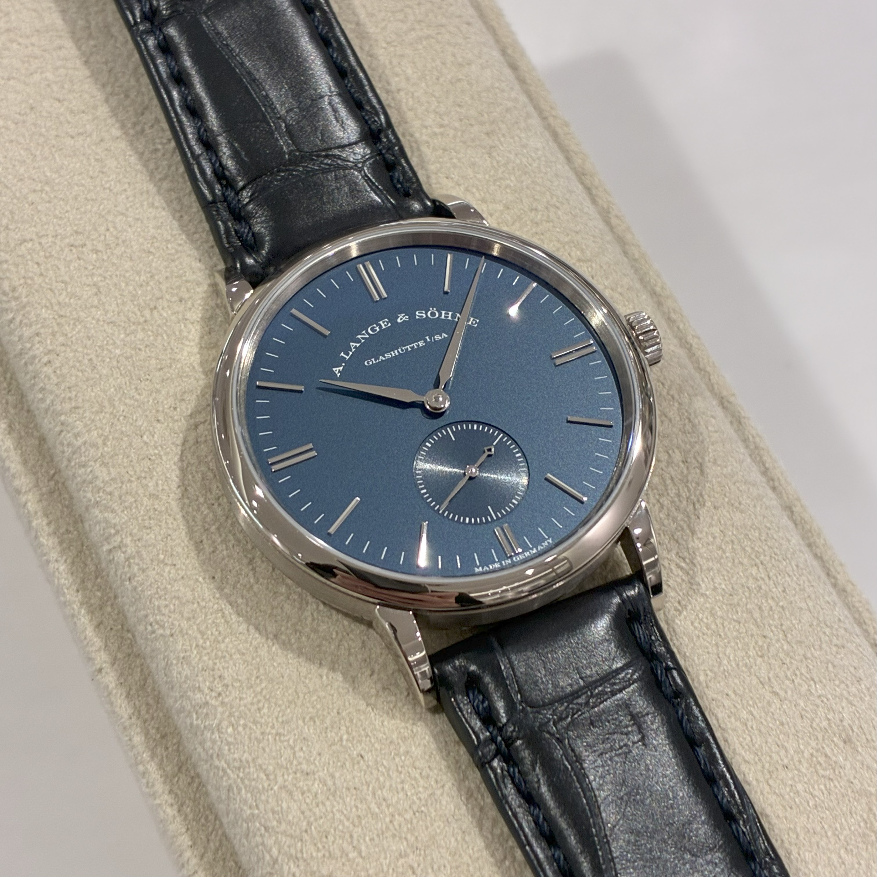 新年未使用！ブルーの腕時計！箱付き！ BERING Ladies Northern Lights Japan Limited 13426-007-J 日本限定
