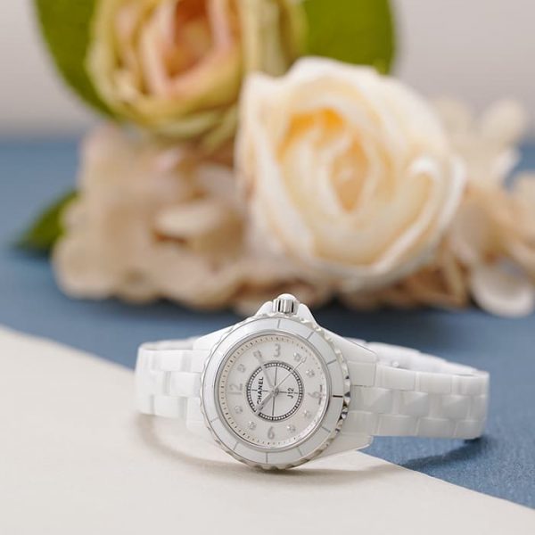 CHANEL シャネル J12 H2570 ホワイトセラミック MOP/8Pダイヤ 29mm