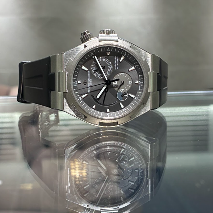 VACHERON CONSTANTIN オーヴァーシーズのコマ 異素材の輝きを放つオーヴァーシーズ【VACHERON CONSTANTIN】 | 時計
