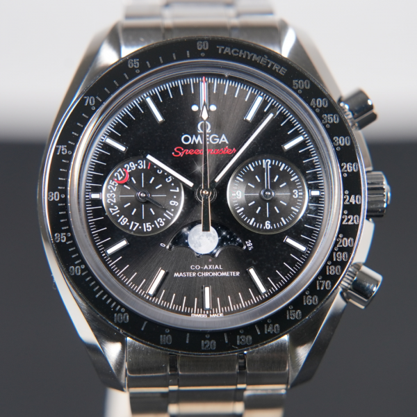 OMEGA オメガ スピードマスター ムーンフェイズ コーアクシャル マスタークロノメーター 304.30.44.52.01.001