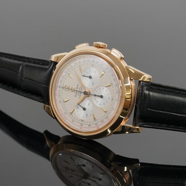 オメガの隠れた名品「レーセンドタイマー」レビュー｜歴史とモダンが融合した限定クロノグラフ