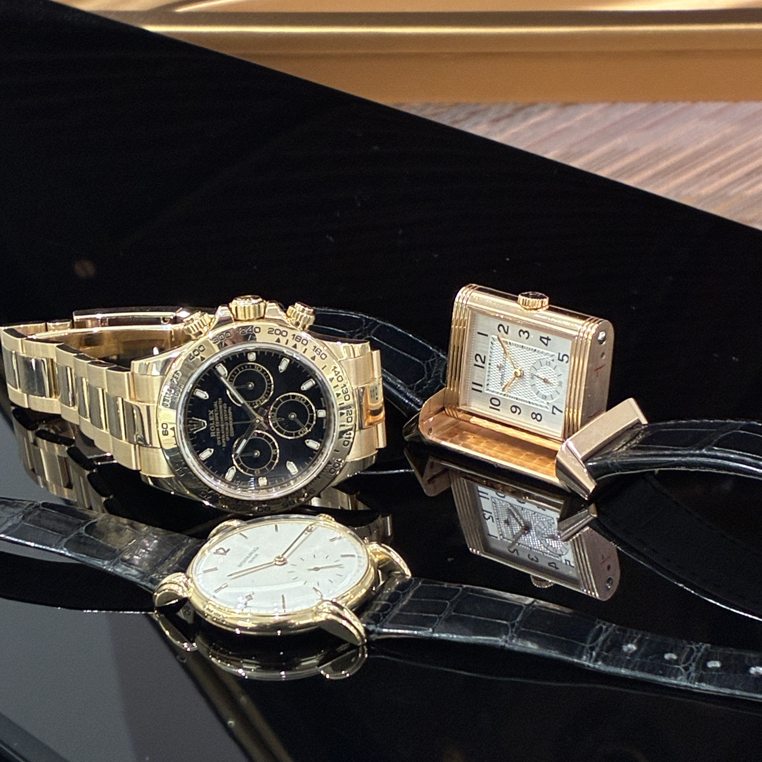 【金無垢 MONTRE KING 腕時計 k18】 最後の一本に選ばれる、金無垢腕時計3選｜時計遍歴の先に辿り着く