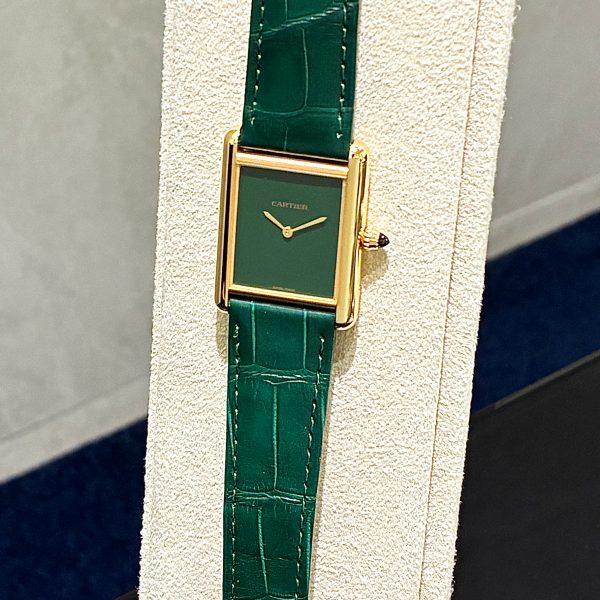 【カルティエ】冬のデートで着けてほしいメンズ時計3選｜20代女性スタッフ厳選