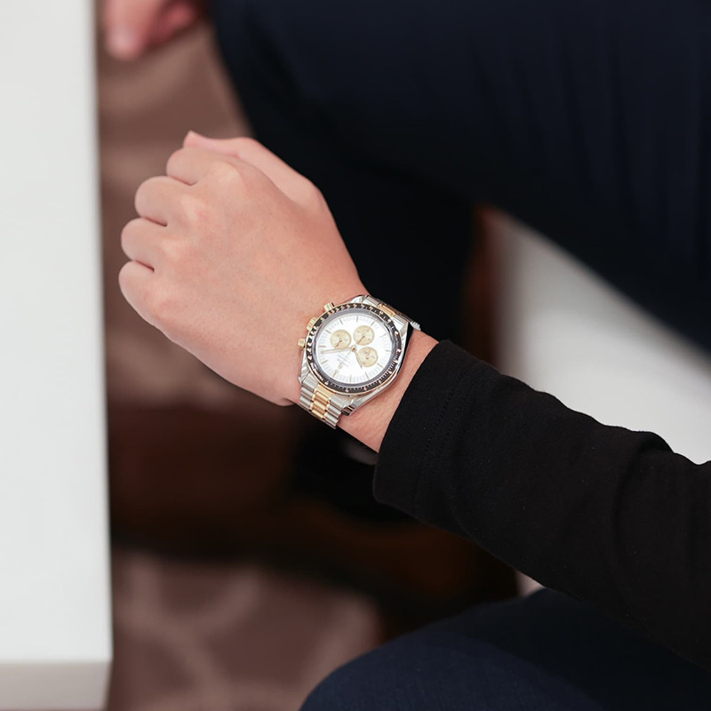 話題の逆パンダだけじゃない。ゴールドが効いたスピードマスターのもう