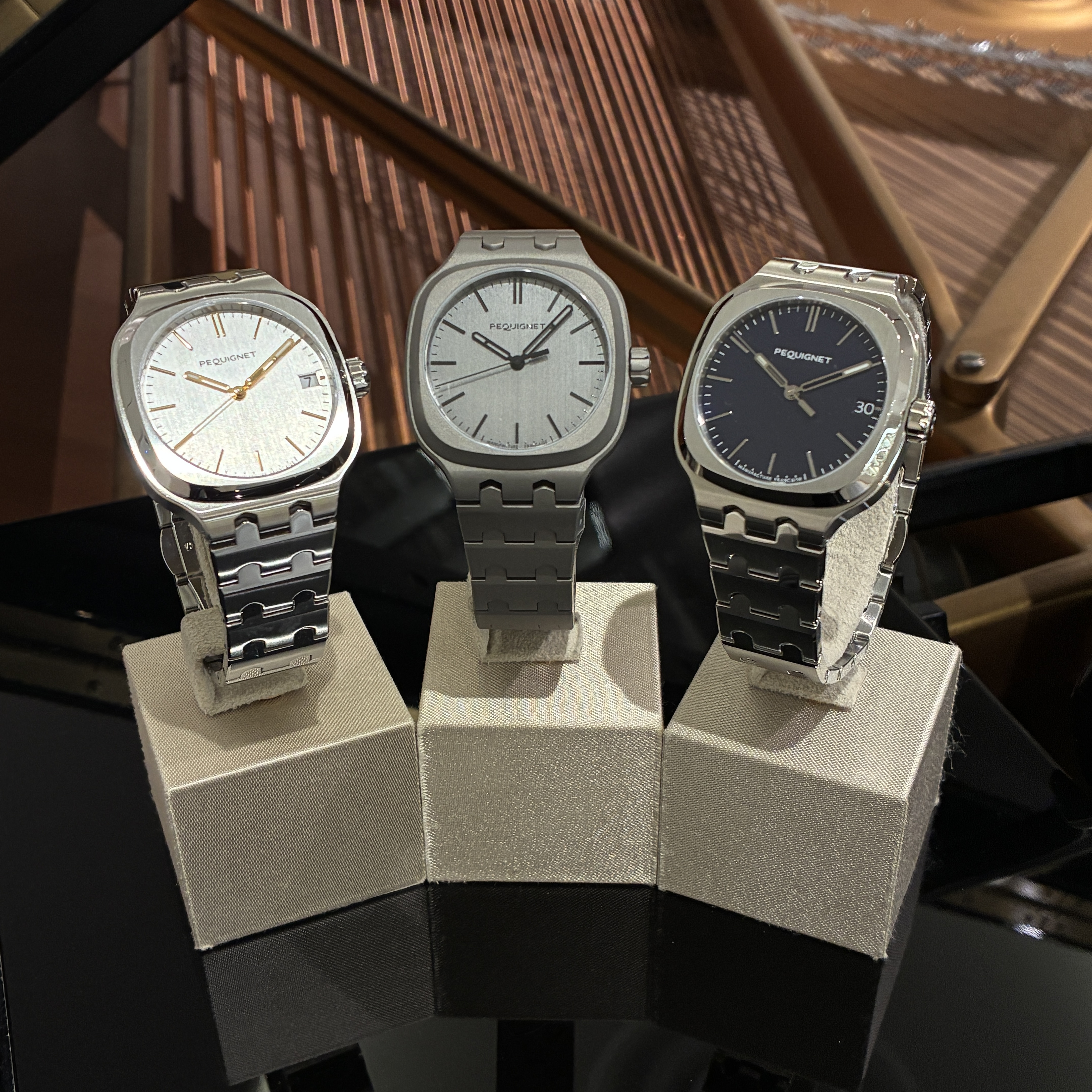 パリの象徴を腕に。ペキニエ50周年モデル『コンコルド』の気品 | 時計