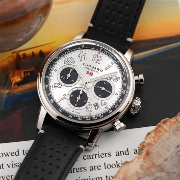 トレンドのその先へ。審美眼を持つ大人が、今あえてショパール「ミッレミリア」を手にする理由