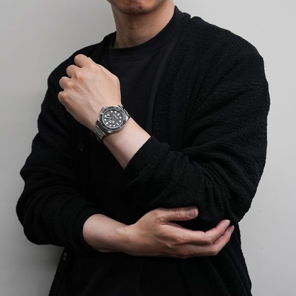 “定番”にスパイスを。2026年、大人が辿り着く「チタン」という必然。