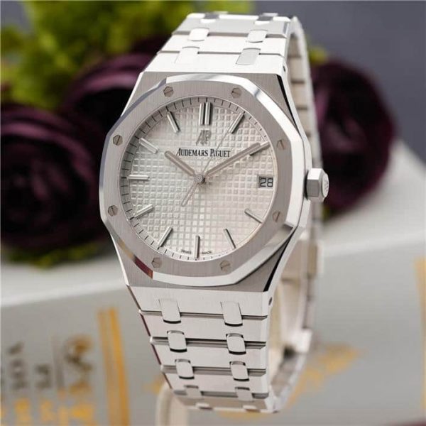 AUDEMARS PIGUET オーデマ・ピゲ ロイヤルオーク オートマティック 15500ST.OO.1220ST.04 シルバー 15500ST.OO.1220ST.04