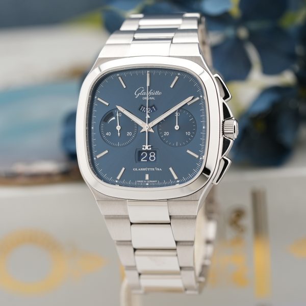 GLASHUTTE ORIGINAL グラスヒュッテ オリジナル セブンティーズ クロノグラフ パノラマデイト 1-37-02-08-02-70　