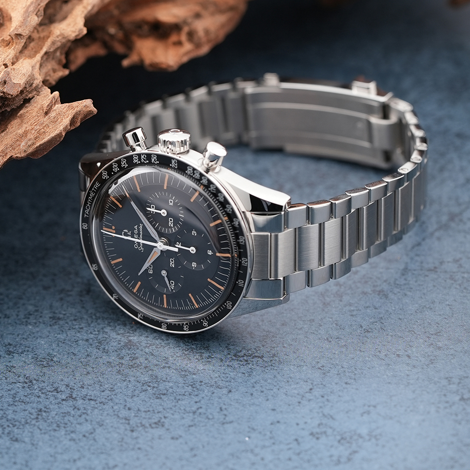 月に行った腕時計はなぜ今も選ばれるのか。OMEGA スピードマスターの
