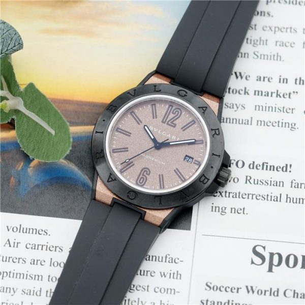 【予算30万円】ファッションを格上げする腕時計3選｜タグ・ホイヤー/チューダー/ブルガリ