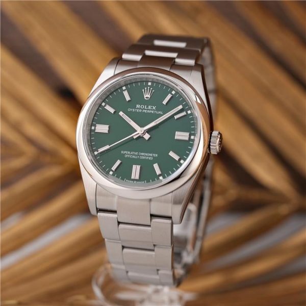 オイスターケース誕生100周年。今こそ選びたい「オイスターパーペチュアル」の真髄