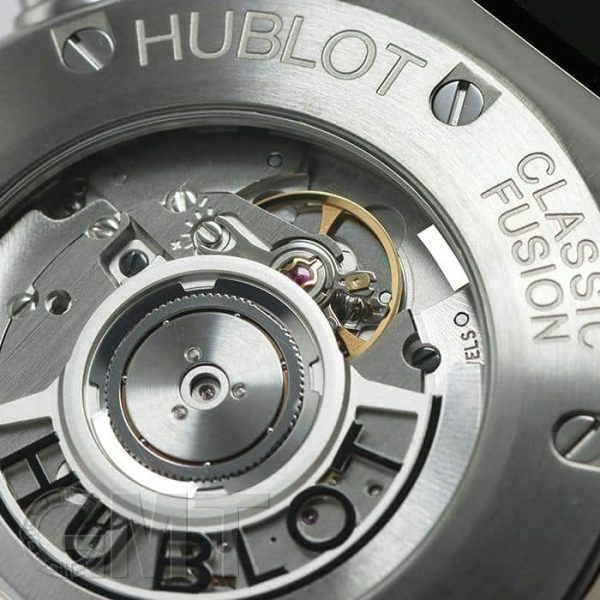 HUBLOT ウブロ クラシック フュージョン クロノグラフ チタニウム オパリン 541.NX.2611.RX