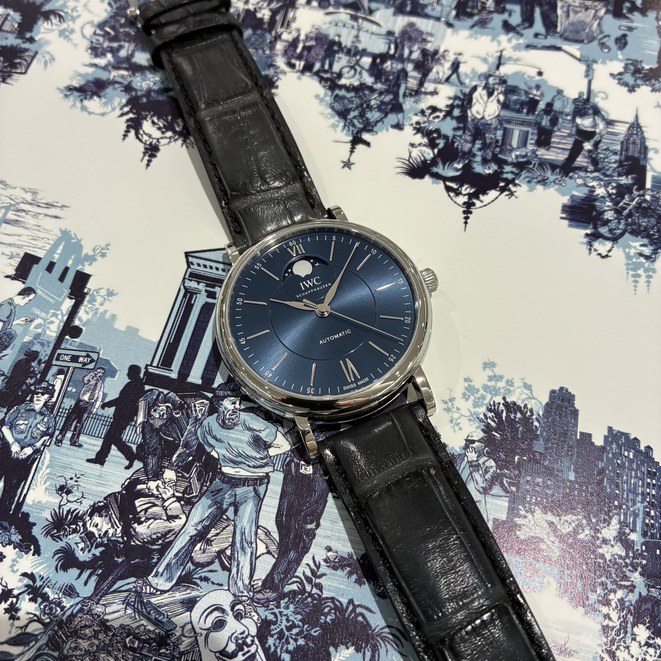 スーツに映え、休日に馴染む。年齢を重ねても愛せる「IWC」という選択
