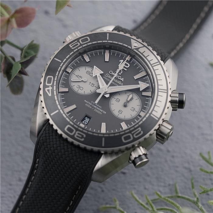【OMEGA】ダイバーズ×クロノグラフを楽しむ大人の腕時計│シーマスター プラネットオーシャン