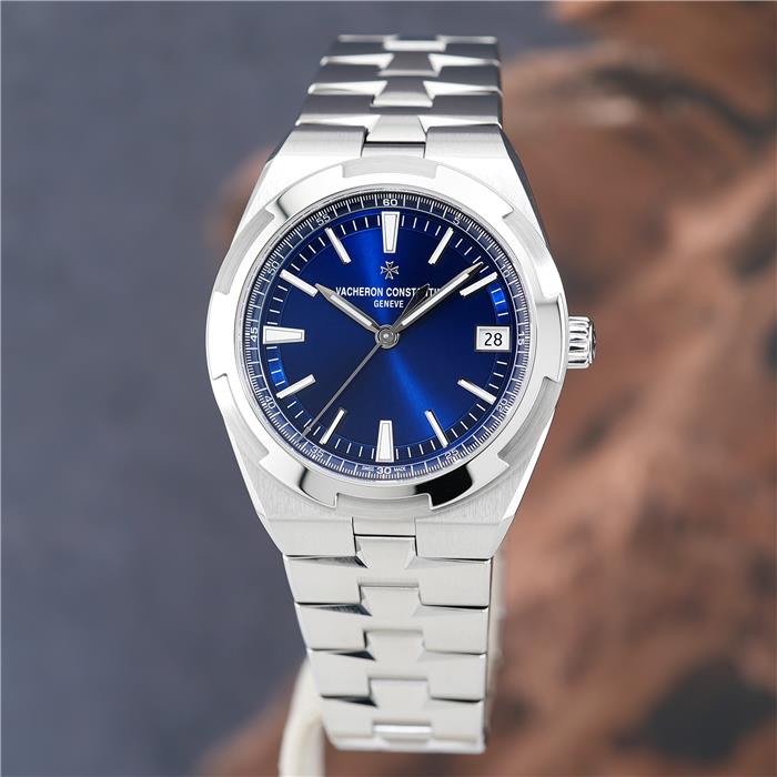 VACHERON CONSTANTIN ヴァシュロン・コンスタンタン オーヴァーシーズ 41mm ブルー 4520V/210A-B128