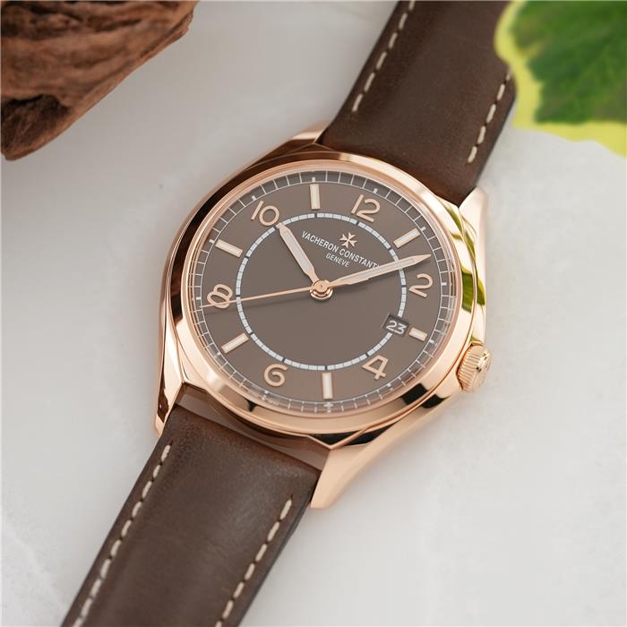 【VACHERON CONSTANTIN】秋の装いに合わせたい「フィフティーシックス」の魅力
