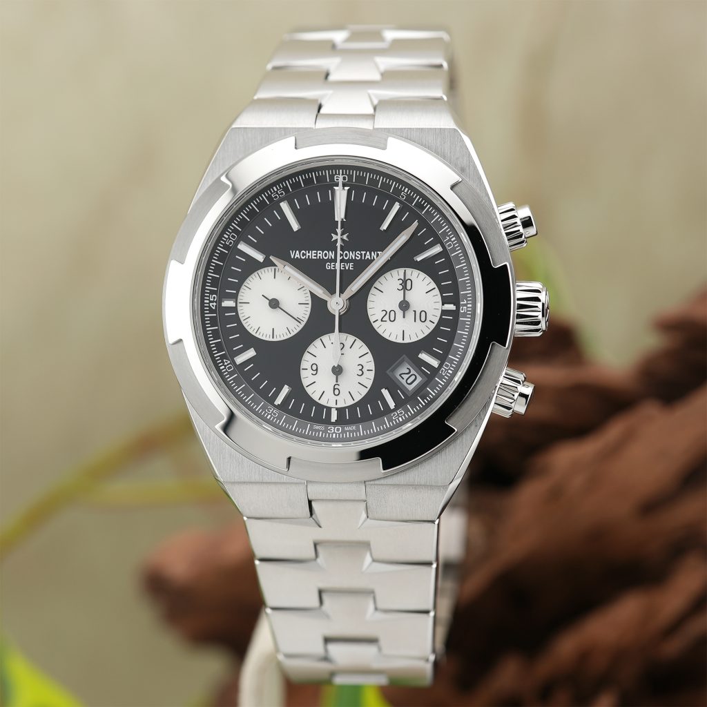 VACHERON CONSTANTIN ヴァシュロン・コンスタンタン オーヴァーシーズ 5520V/210A-B481