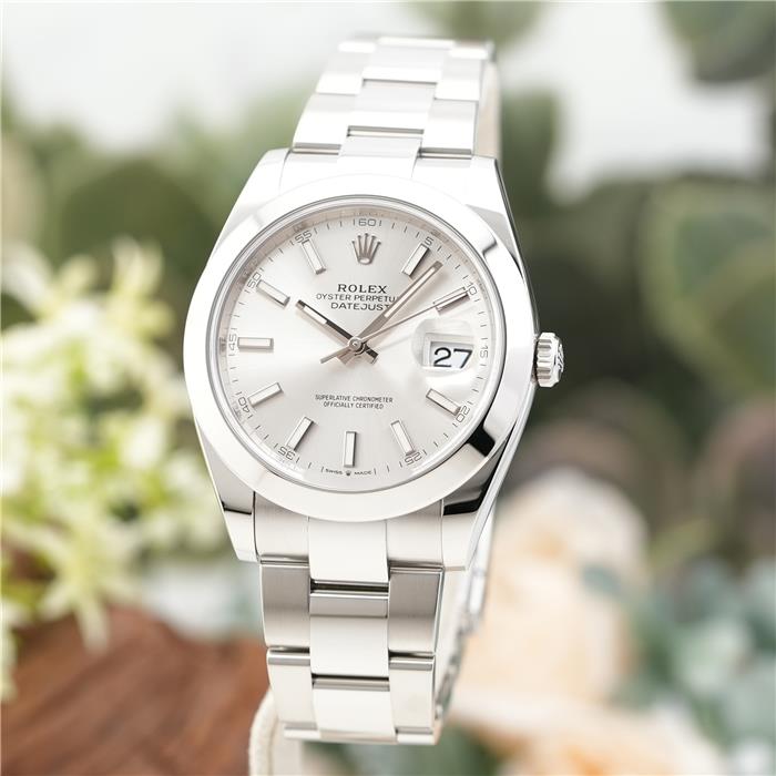 【ROLEX】ビジネスにも休日にも合うシルバー文字盤｜デイトジャスト 41 126300