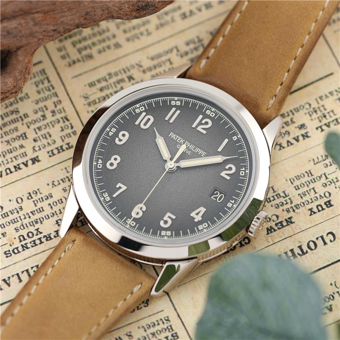 PATEK PHILIPPE パテック・フィリップ カラトラバ 5226G-001